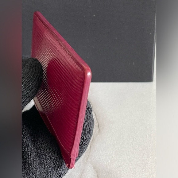Louis Vuitton epi cardcase holder - Picture 7 of 12